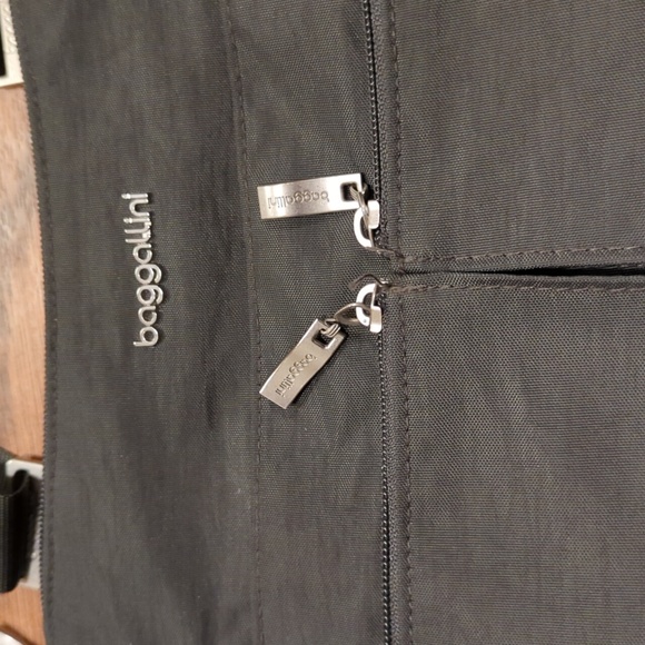 Baggallini crossbody bag - Picture 2 of 6